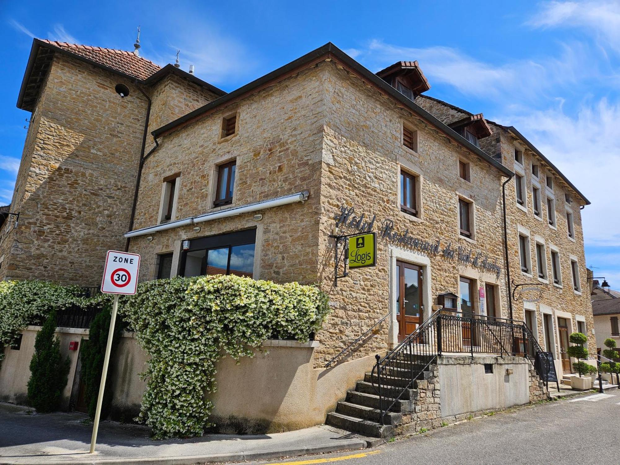 Le Val D'Amby Hotel Hieres-Sur-Amby Bagian luar foto