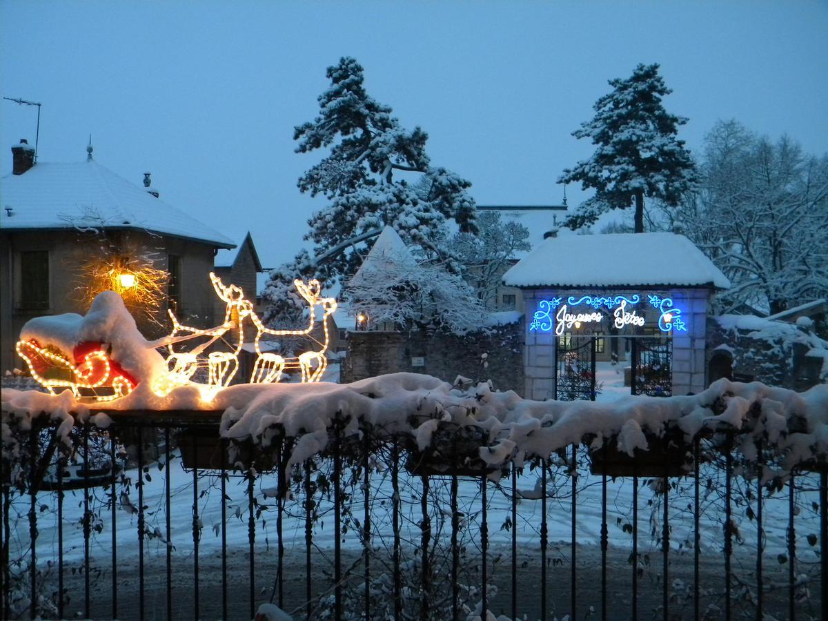 Le Val D'Amby Hotel Hieres-Sur-Amby Bagian luar foto