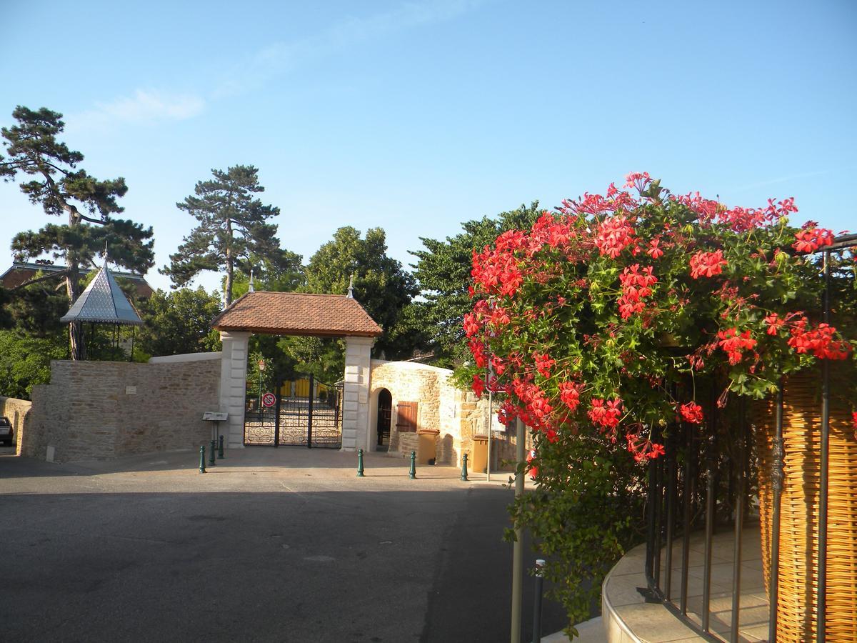 Le Val D'Amby Hotel Hieres-Sur-Amby Bagian luar foto